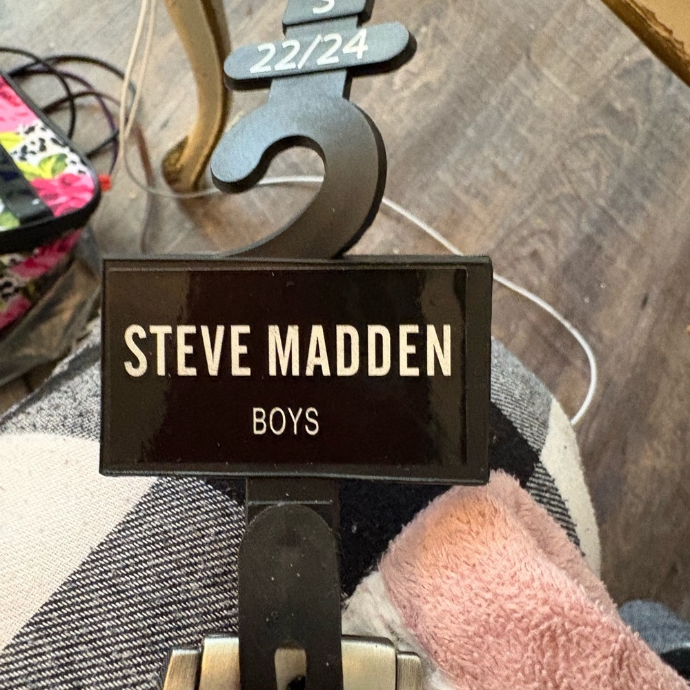 NEW Steve Madden Boys' Black belt  size 22-24